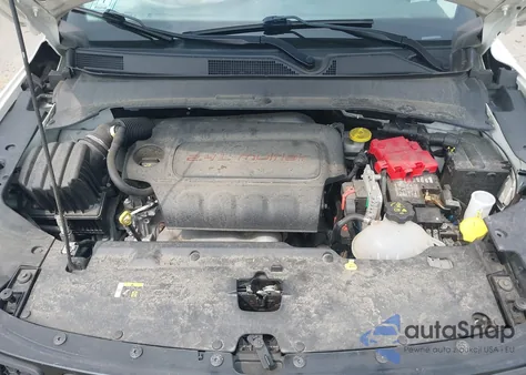 2019 Jeep Compass Latitude 4X4 from USA, damaged, VIN 3C4NJDBB5KT656449